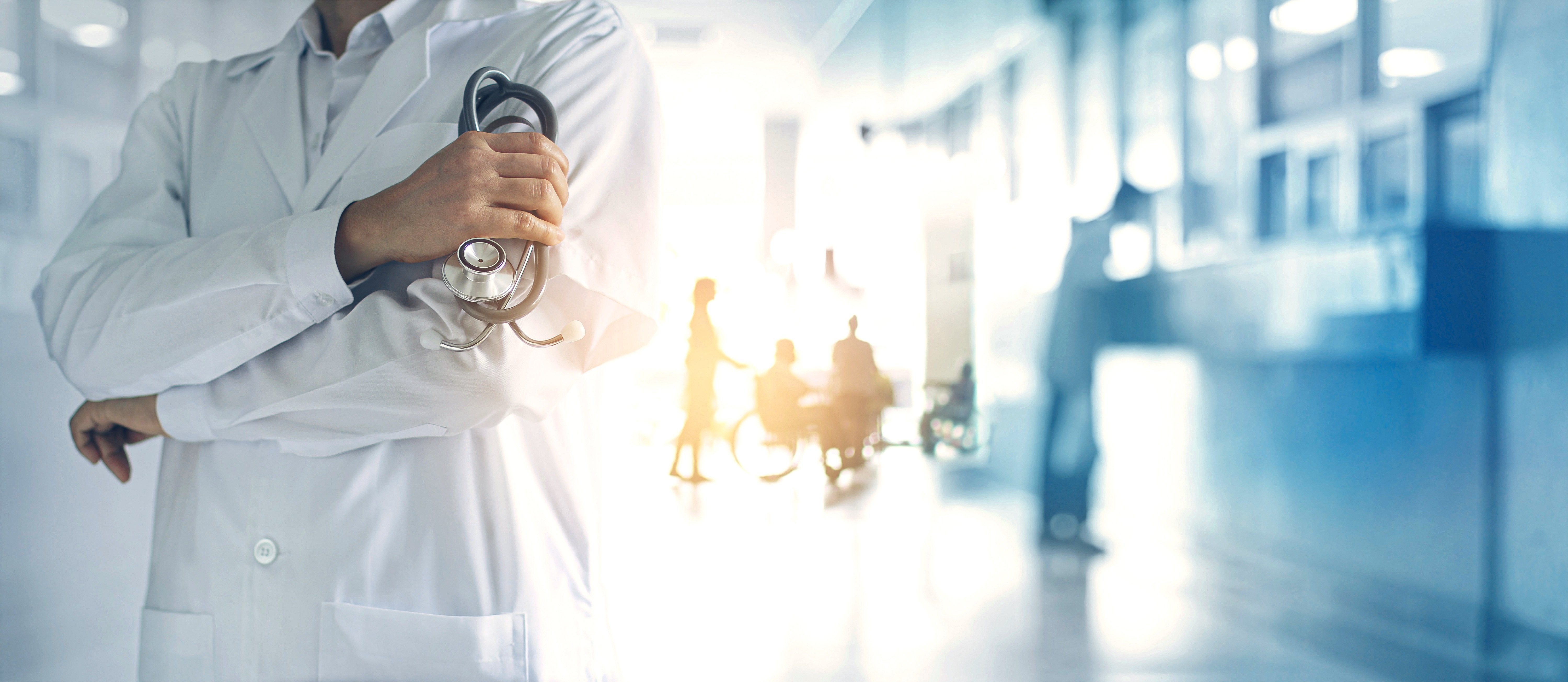 Médico atendendo paciente